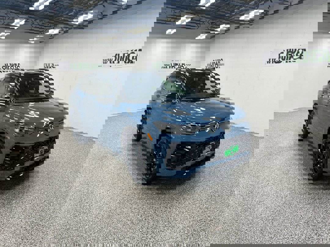 2026 Volkswagen Tiguan SE R-LINE BLACK's photo