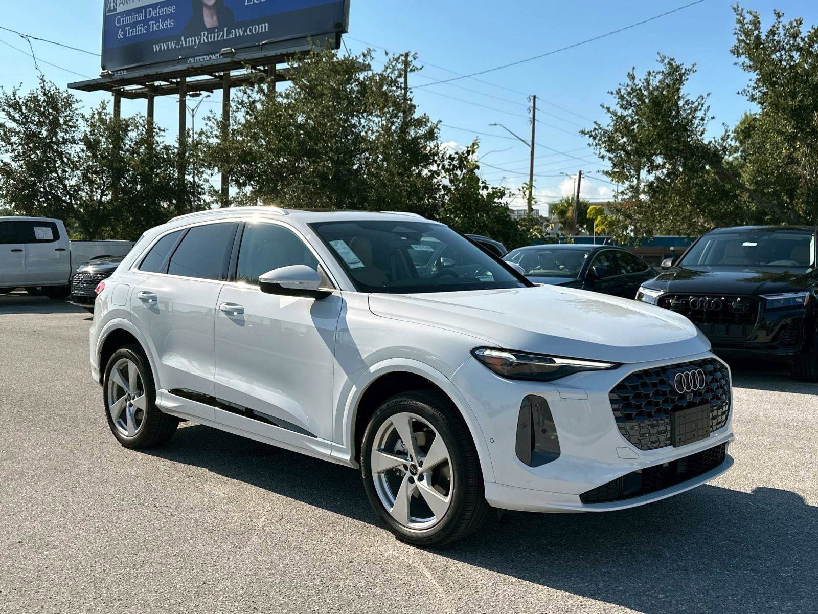 2025 Audi Q5 Premium Plus photo 2