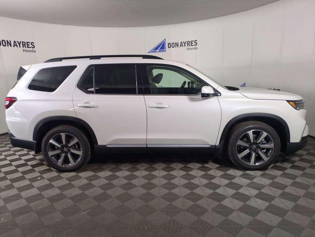 2025 Honda Pilot Touring photo 5