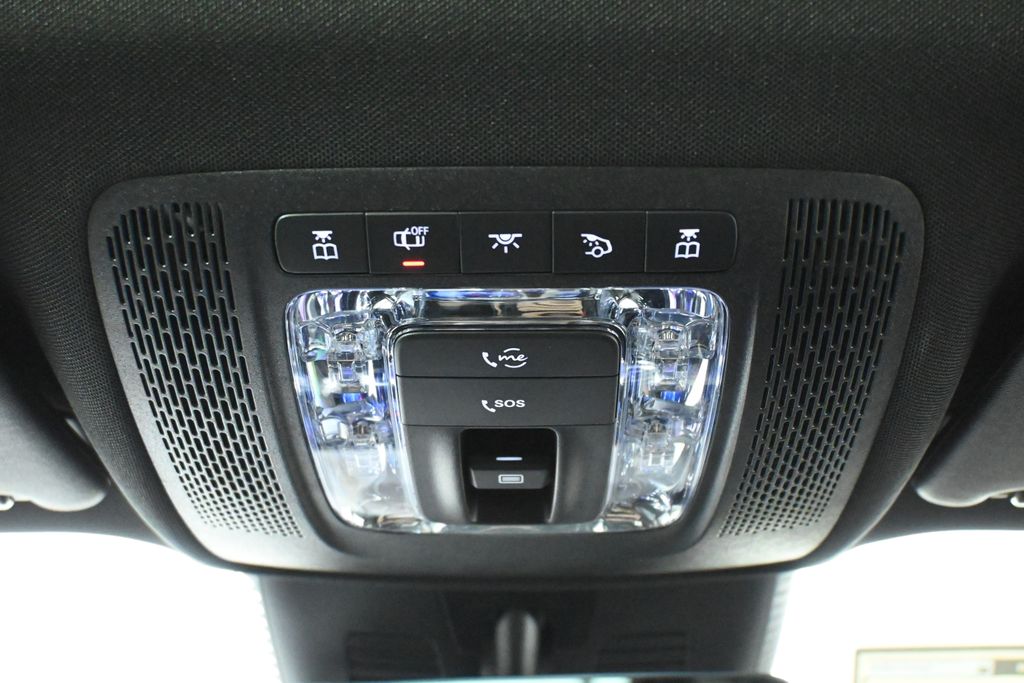 2025 Mercedes Benz GLB 250 4MATIC photo 13