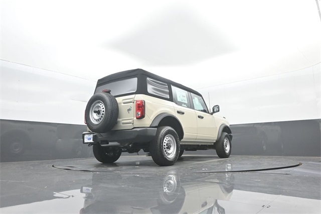 2025 Ford Bronco Base photo 27