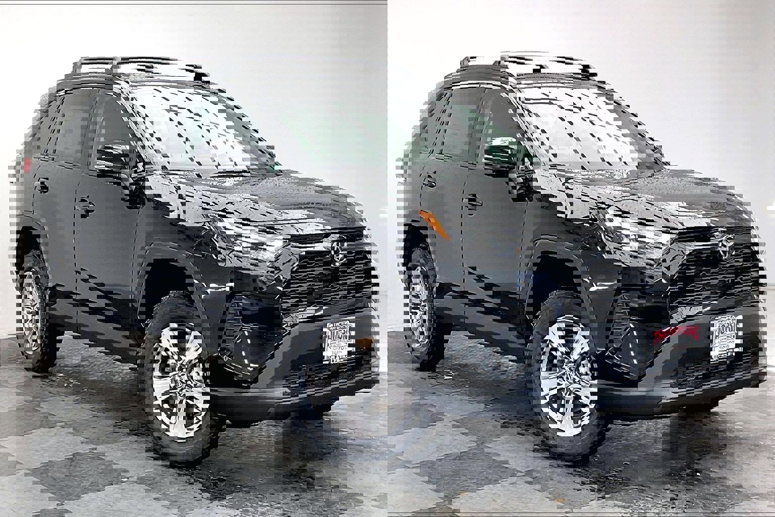 2025 Toyota RAV4 XLE's photo