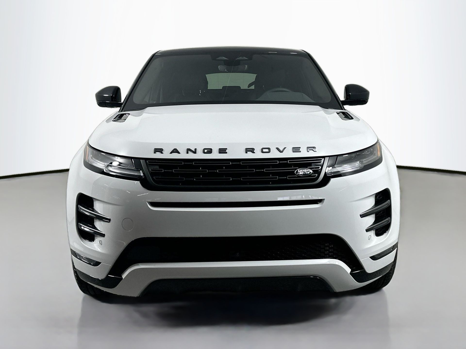 2026 Land Rover Range Rover Evoque Dynamic SE photo 2
