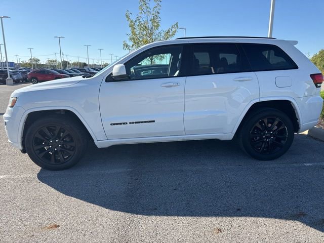 2018 Jeep Grand Cherokee Altitude photo 2