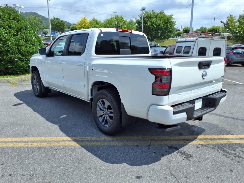 2025 Nissan Frontier Crew Cab SV photo 5