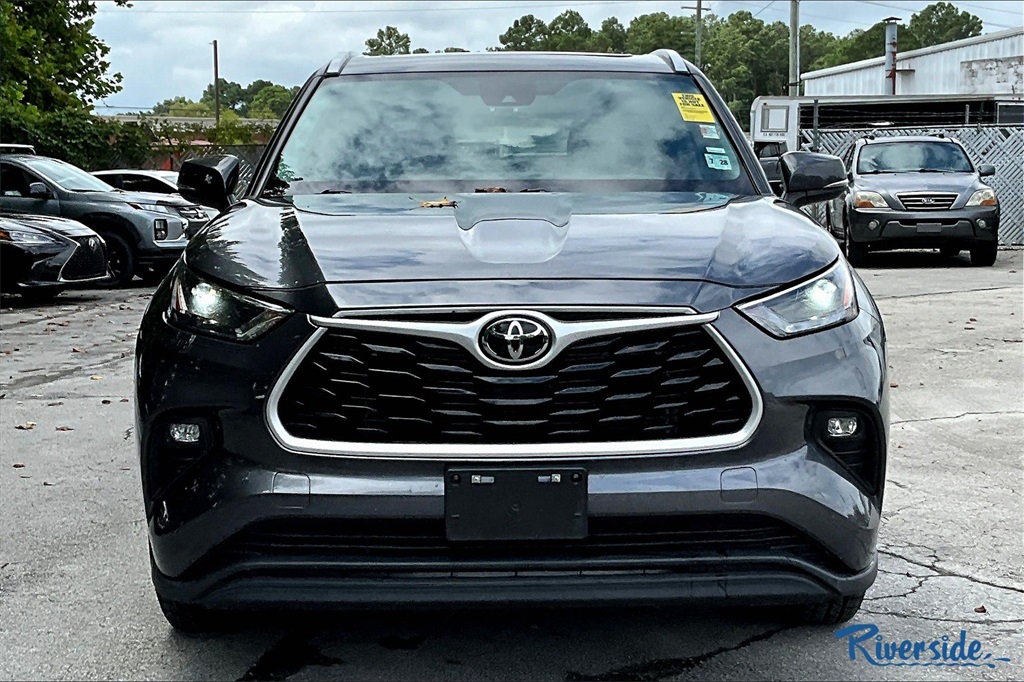 2023 Toyota Highlander XLE photo 2