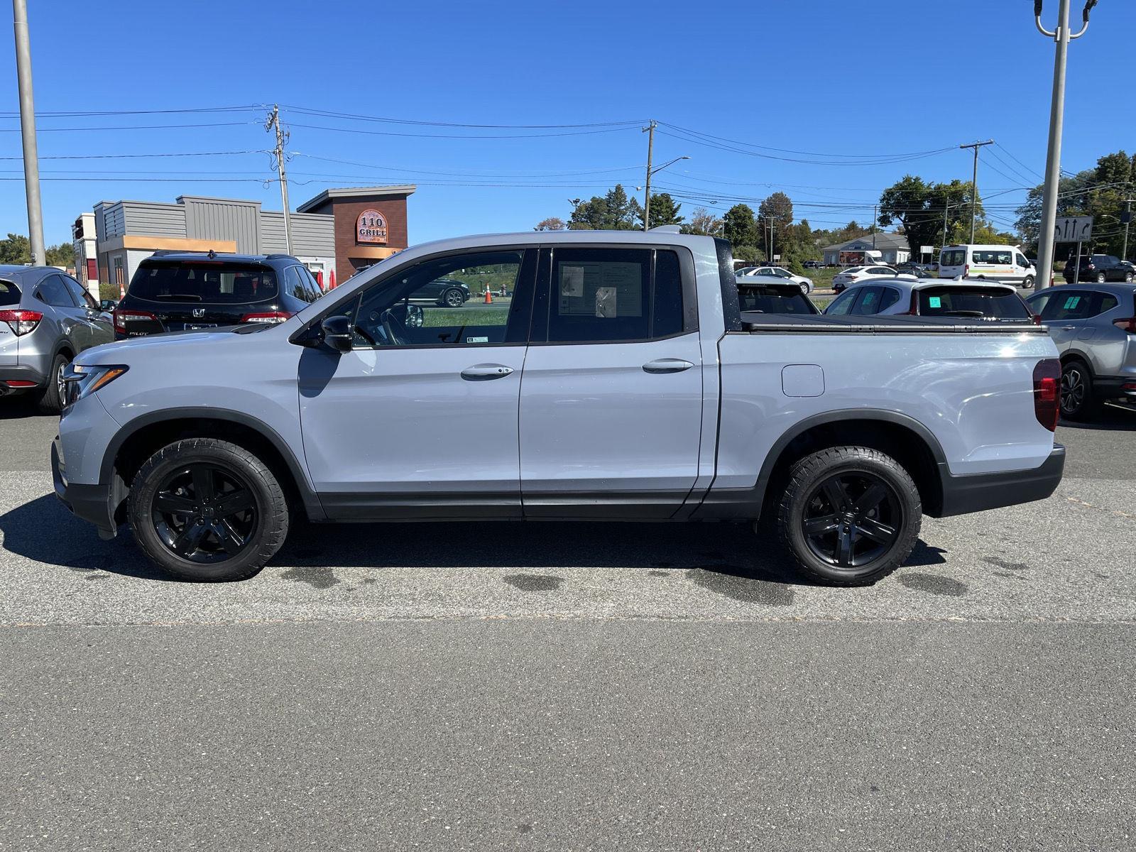 2022 Honda Ridgeline Black Edition photo 16