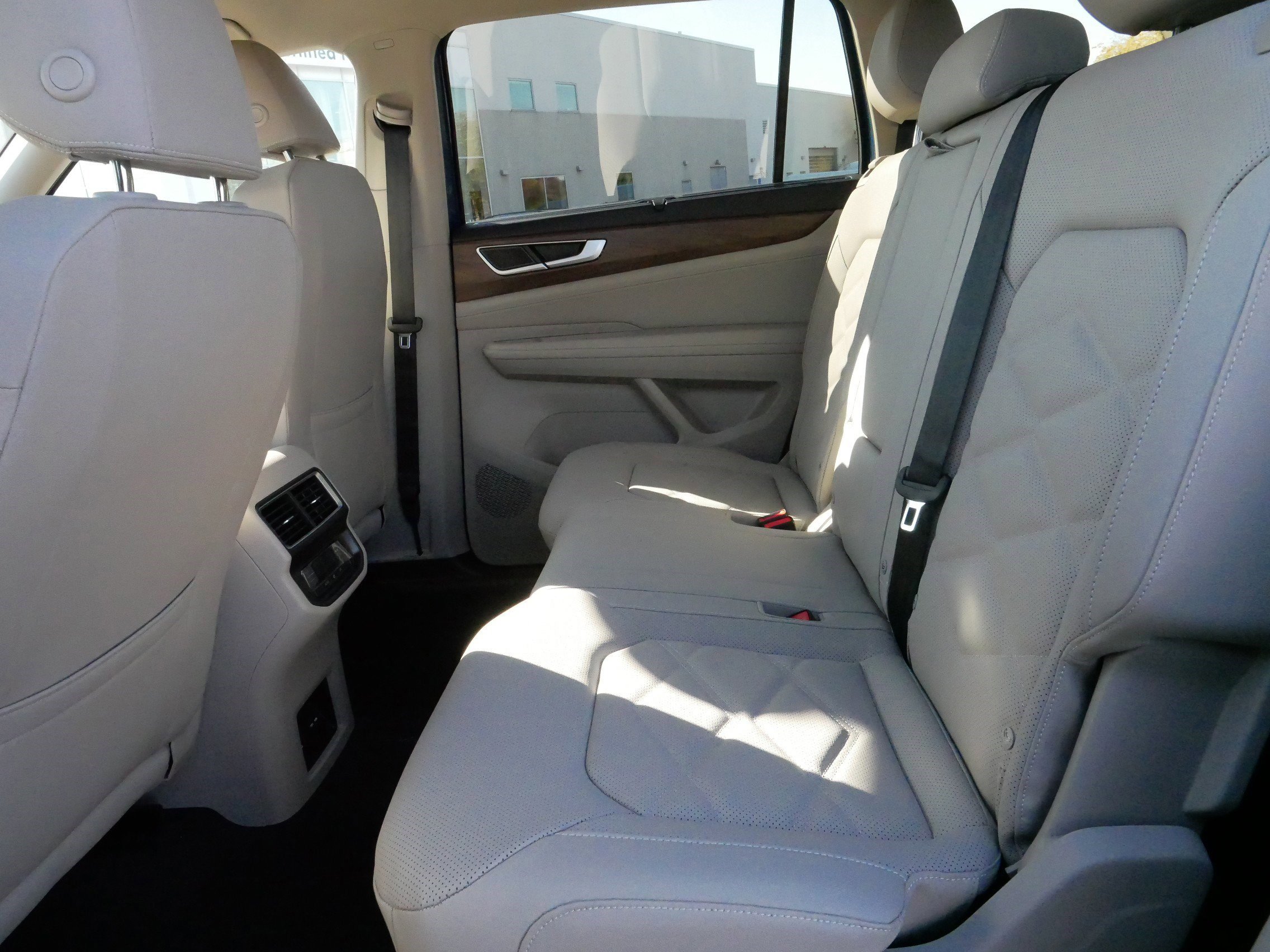 2026 Volkswagen Atlas SE Technology photo 4