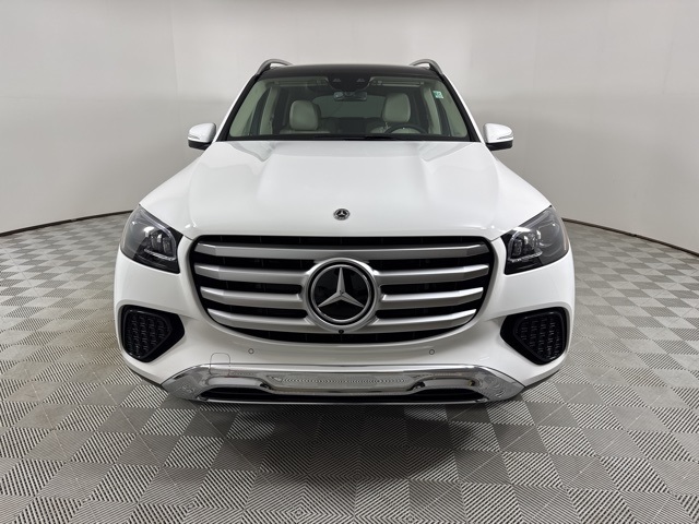 2025 Mercedes Benz GLS 450 4MATIC photo 2
