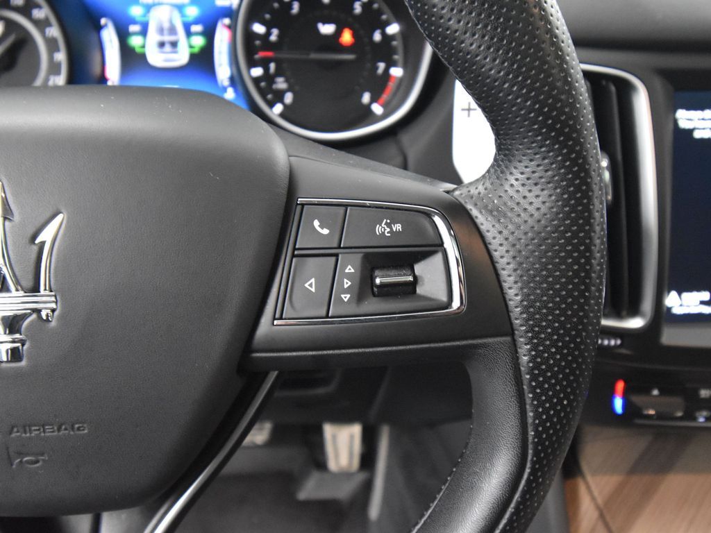 2020 Maserati Levante GTS photo 22