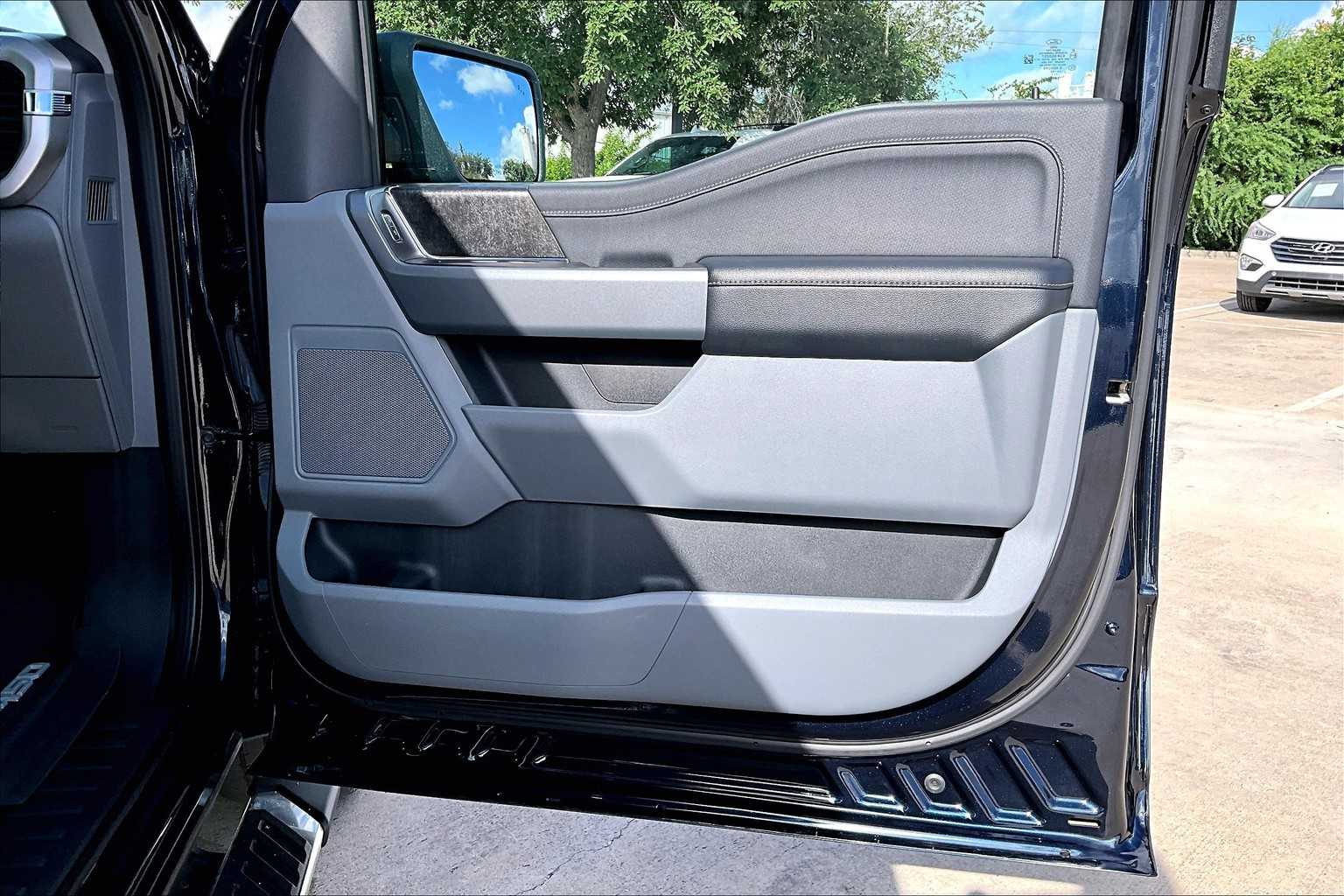 2022 Ford F-150 XLT photo 22