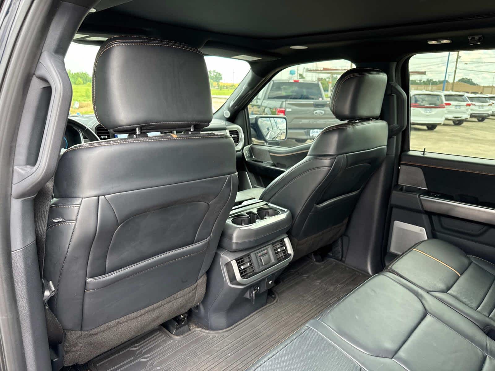 2021 Ford F-150 Platinum photo 32