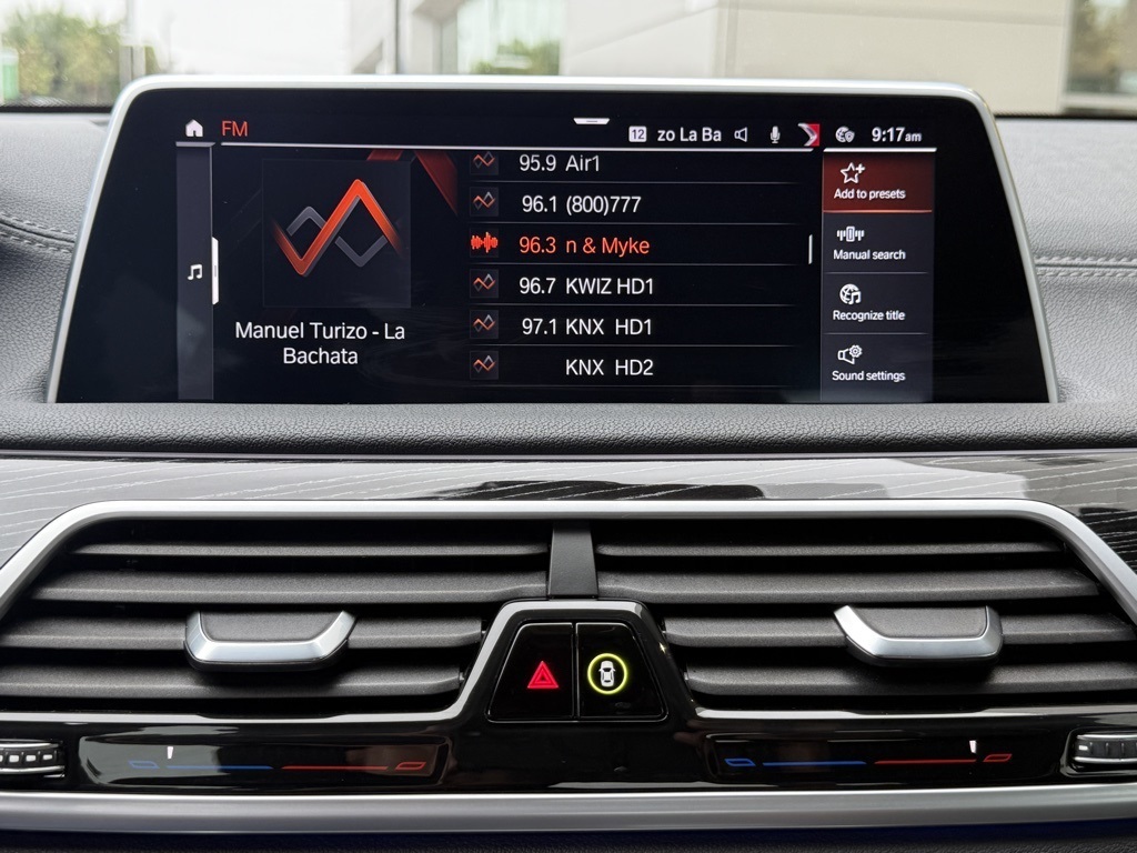 Used 2022 Black BMW 740i image 25