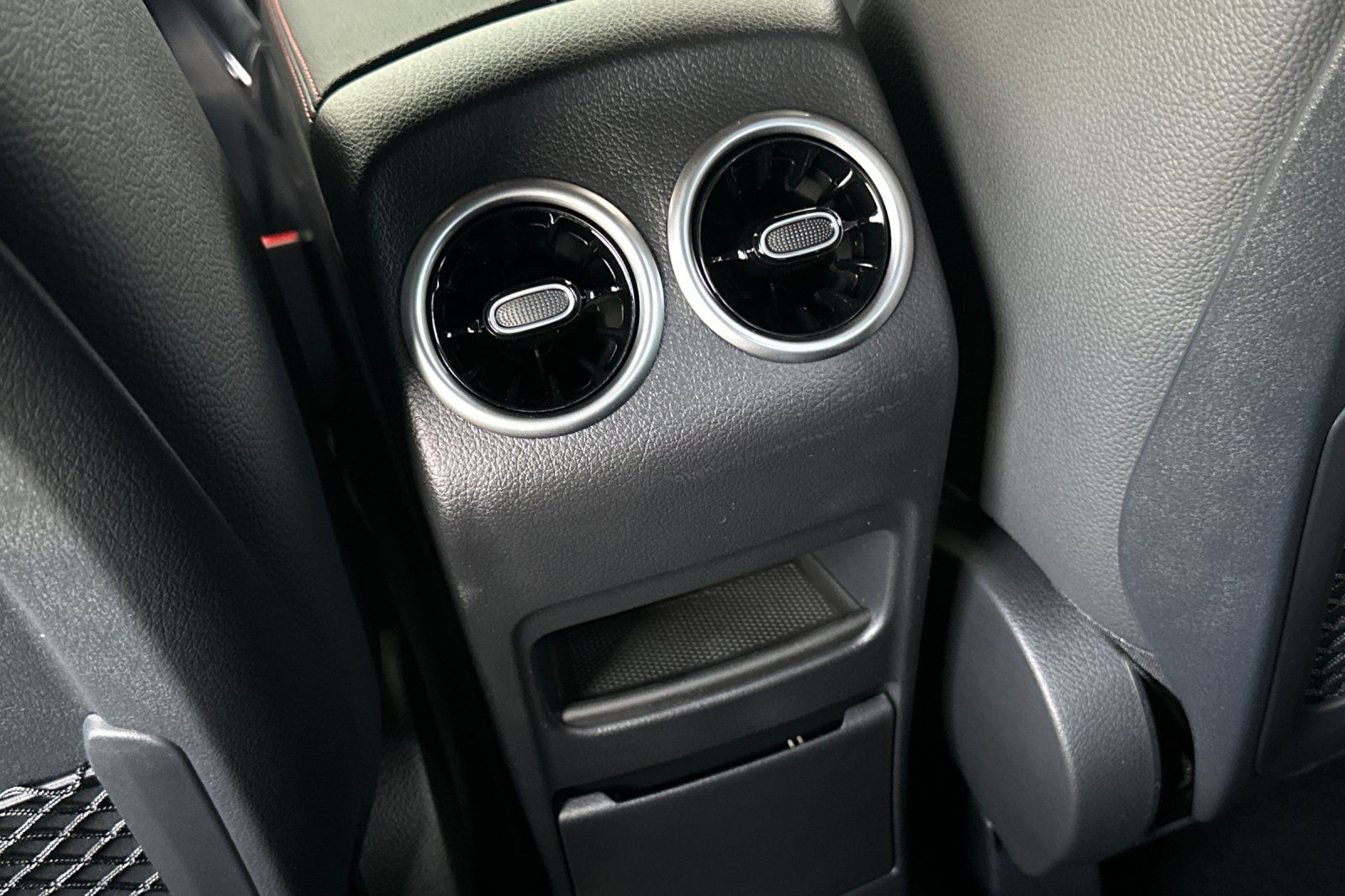 2026 Mercedes Benz GLA 250 photo 19