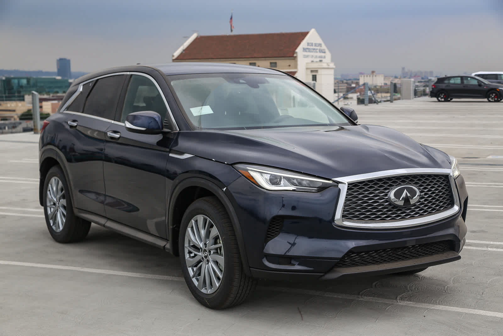 2025 Infiniti QX50 PURE AWD photo 3