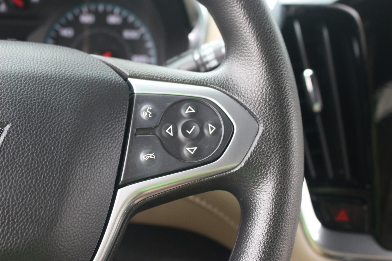 2023 Chevrolet Traverse LS photo 17