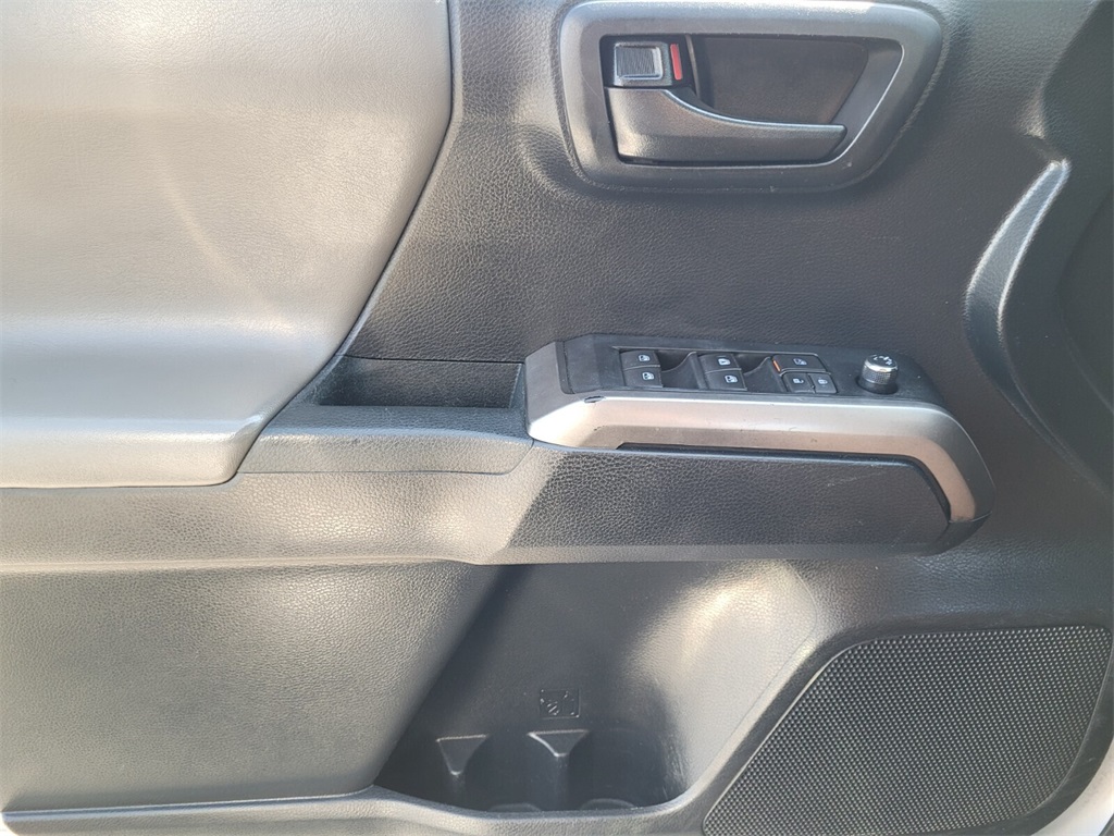 2018 Toyota Tacoma SR5 Double Cab V6 photo 22