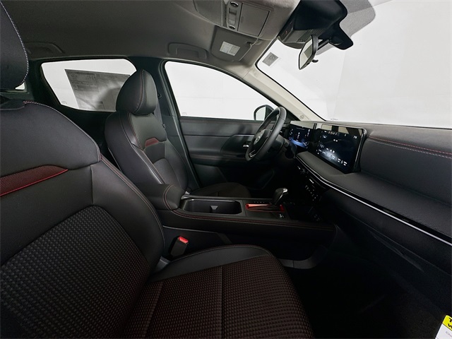 2025 Nissan Kicks SR photo 24