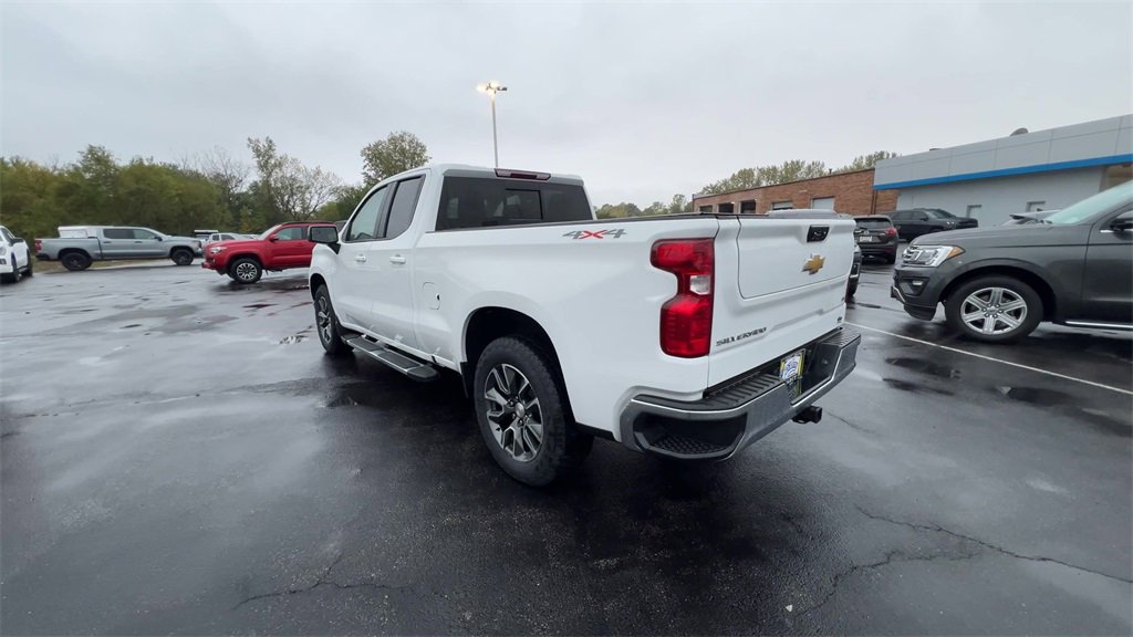 2023 Chevrolet Silverado 1500 LT photo 6