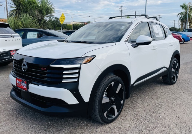 2025 Nissan Kicks SR photo 3