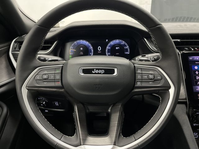 2025 Jeep Grand Cherokee Limited photo 15