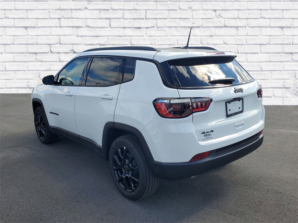 2026 Jeep Compass Latitude Altitude photo 3