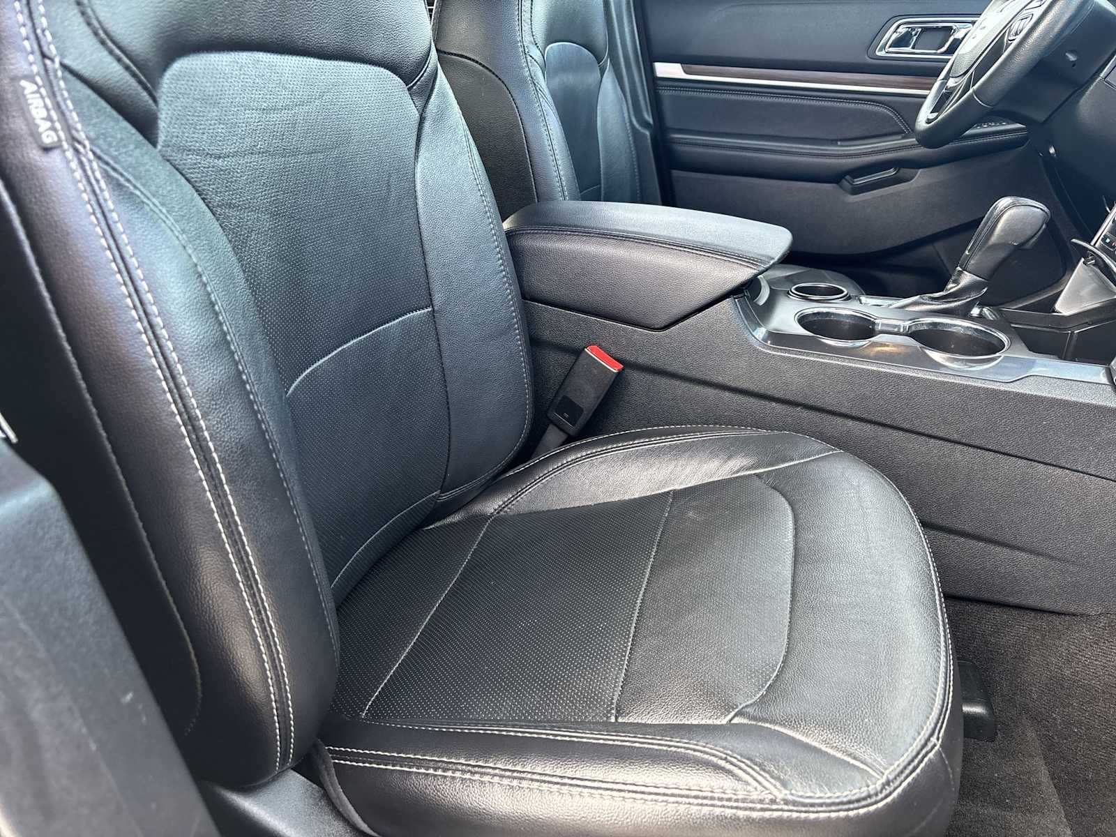 2019 Ford Explorer Limited photo 14