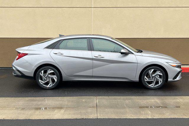 2025 Hyundai Elantra Hybrid Limited photo 4