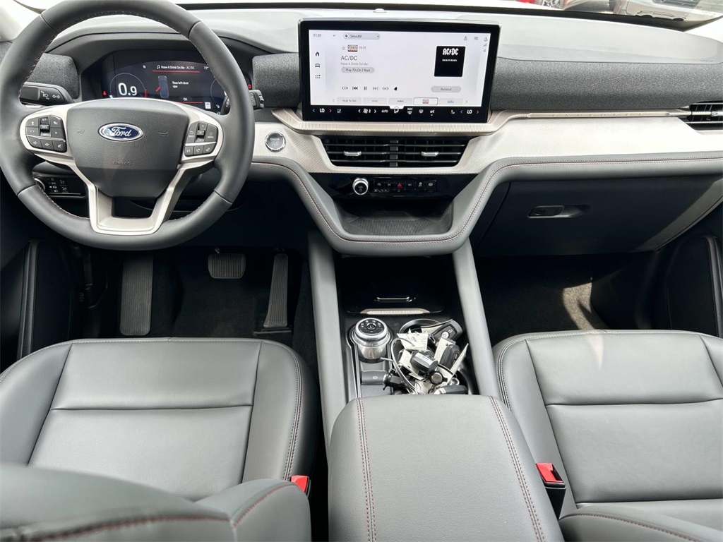 2025 Ford Explorer photo 13