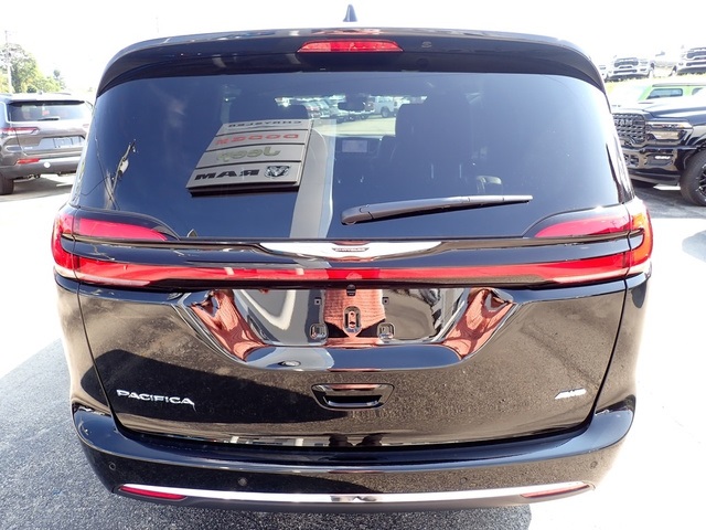 2026 Chrysler Pacifica photo 4