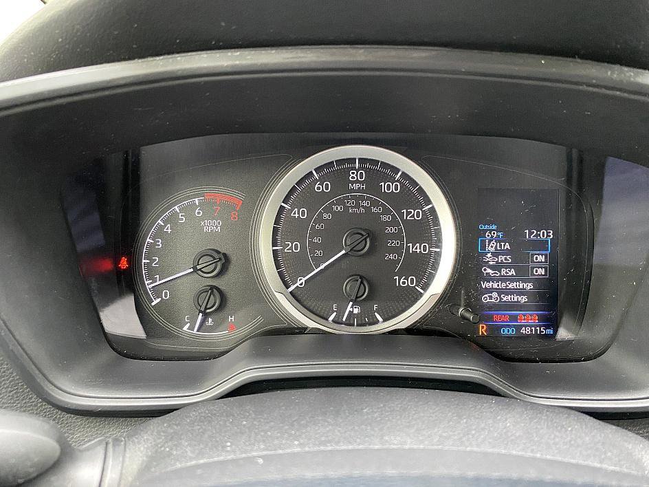 2021 Toyota Corolla LE photo 19