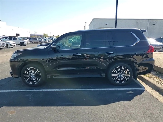 2021 Lexus LX 570 photo 7