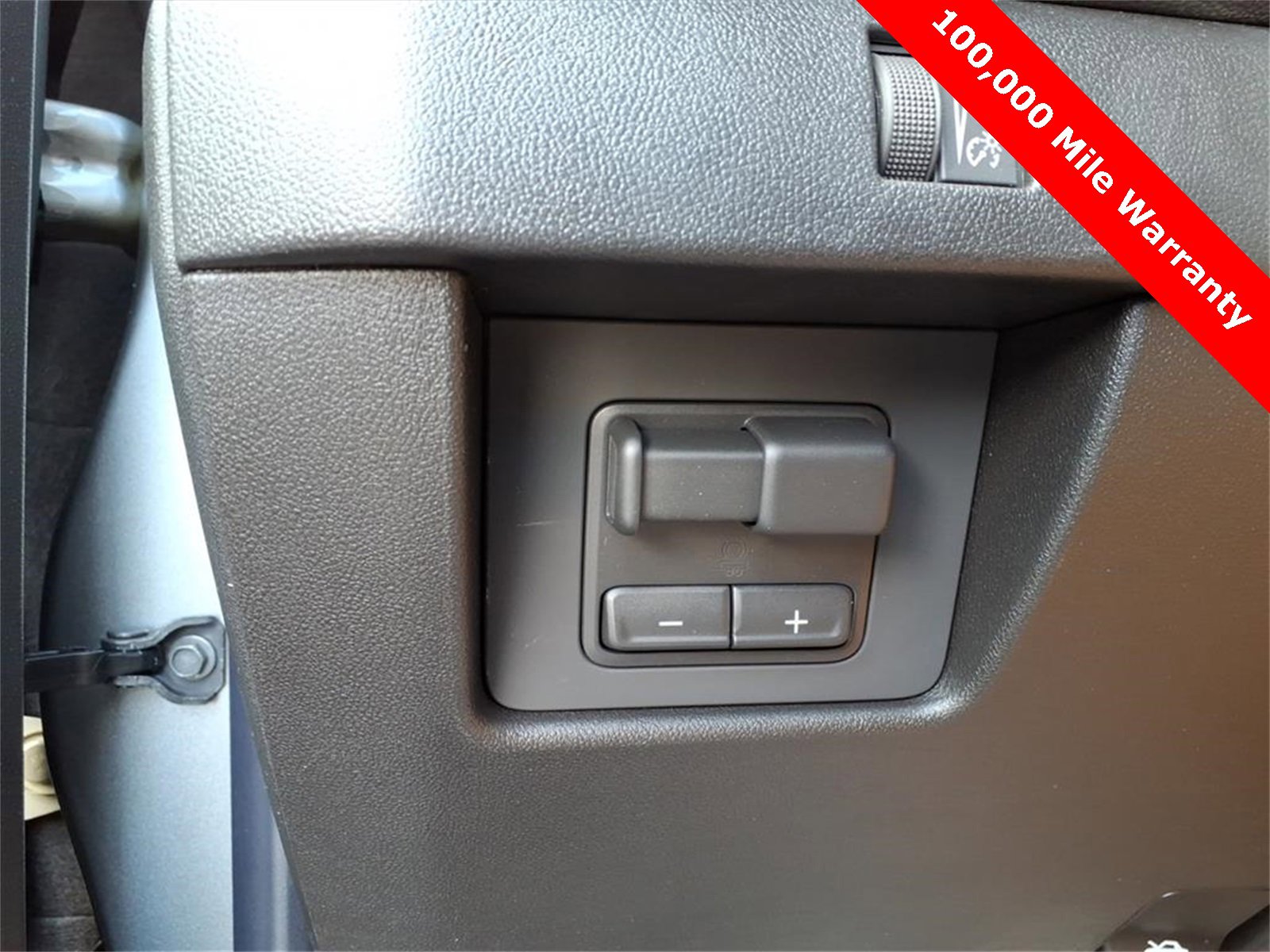 2026 Chevrolet Colorado LT photo 23