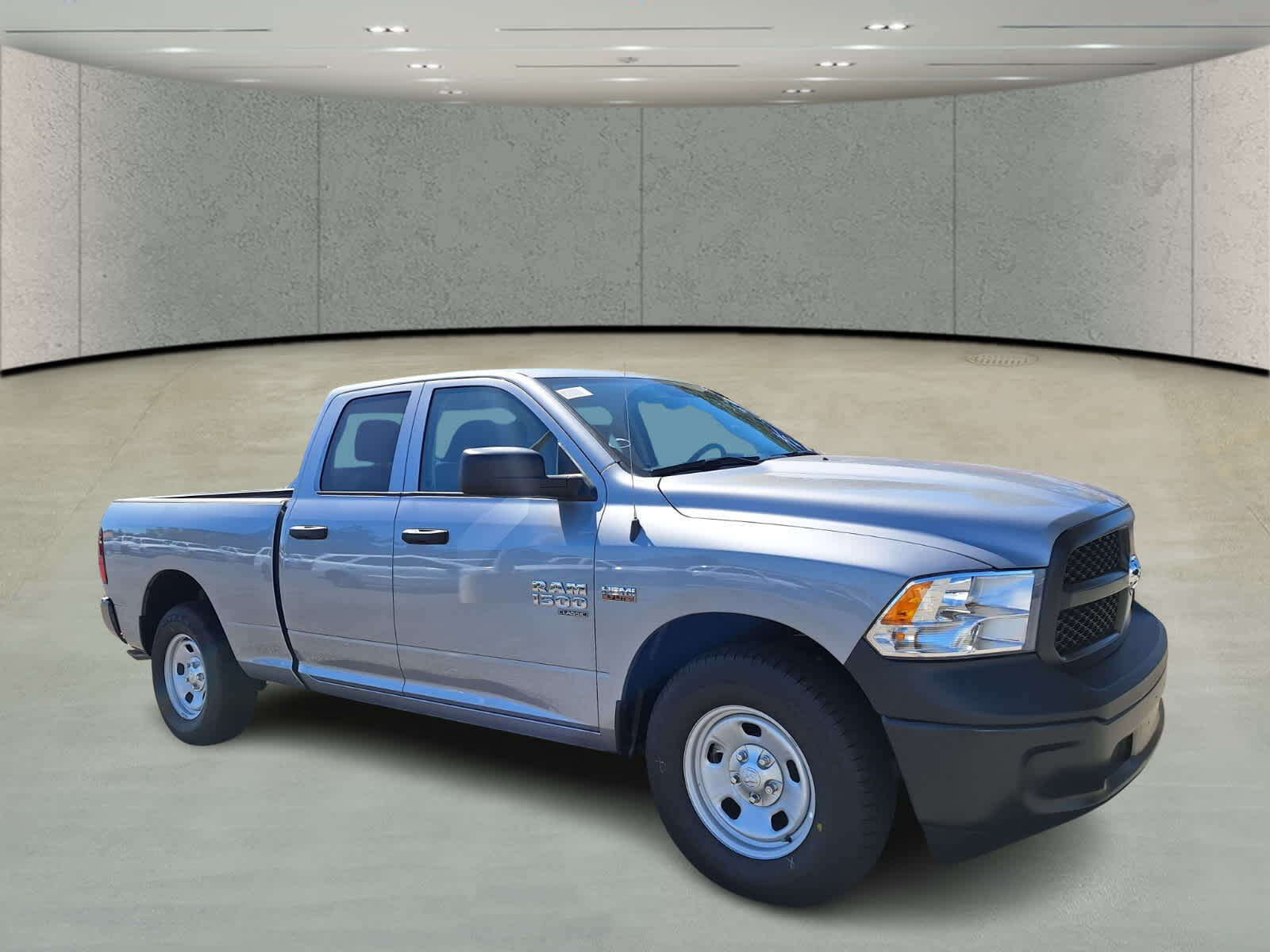 2024 Ram 1500 Classic Tradesman photo 3