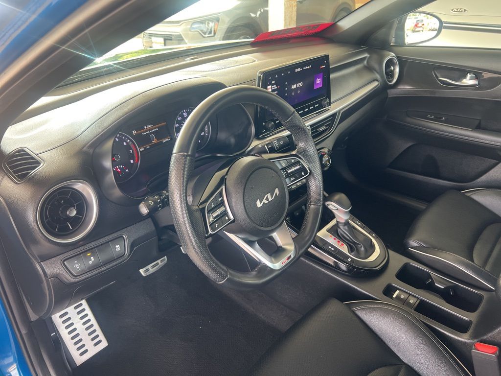 2023 Kia Forte GT-Line photo 5