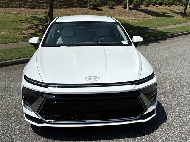 2025 Hyundai Sonata Hybrid SEL photo 2
