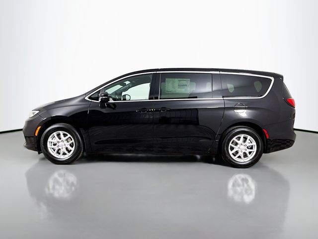2026 Chrysler Pacifica photo 4