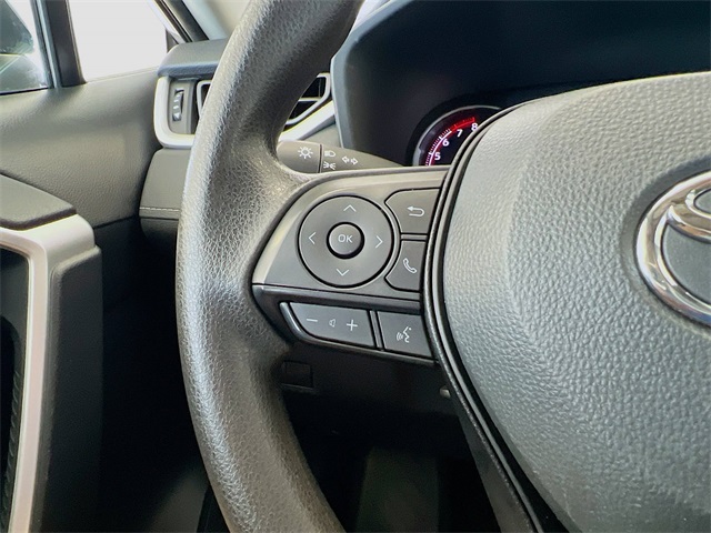 2024 Toyota RAV4 XLE photo 25