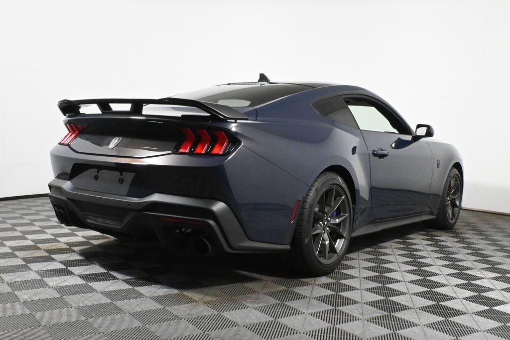 2024 Ford Mustang Dark Horse photo 4