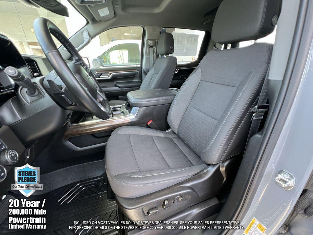 2025 Chevrolet Silverado 1500 RST photo 22