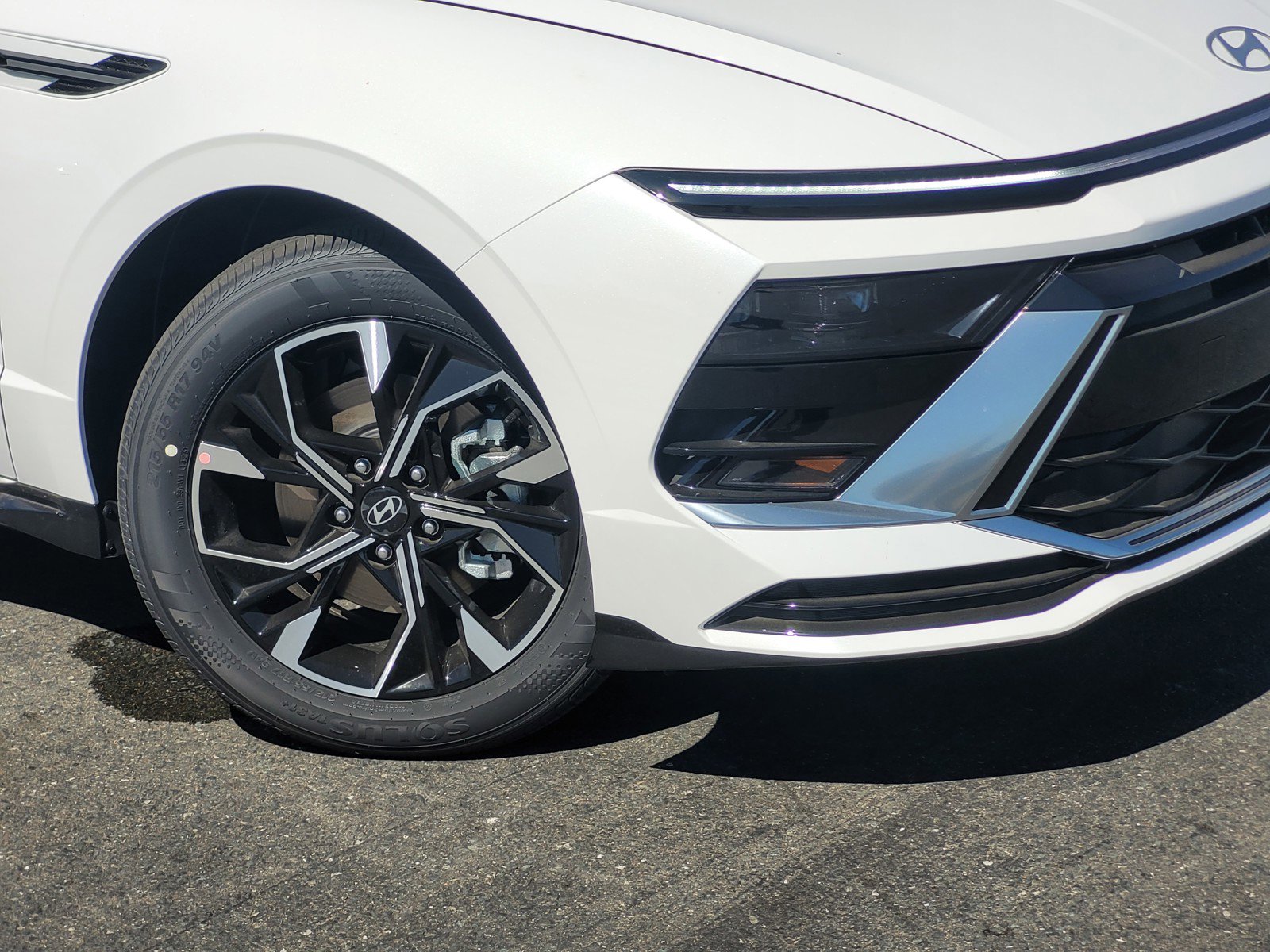 2025 Hyundai Sonata SEL photo 4