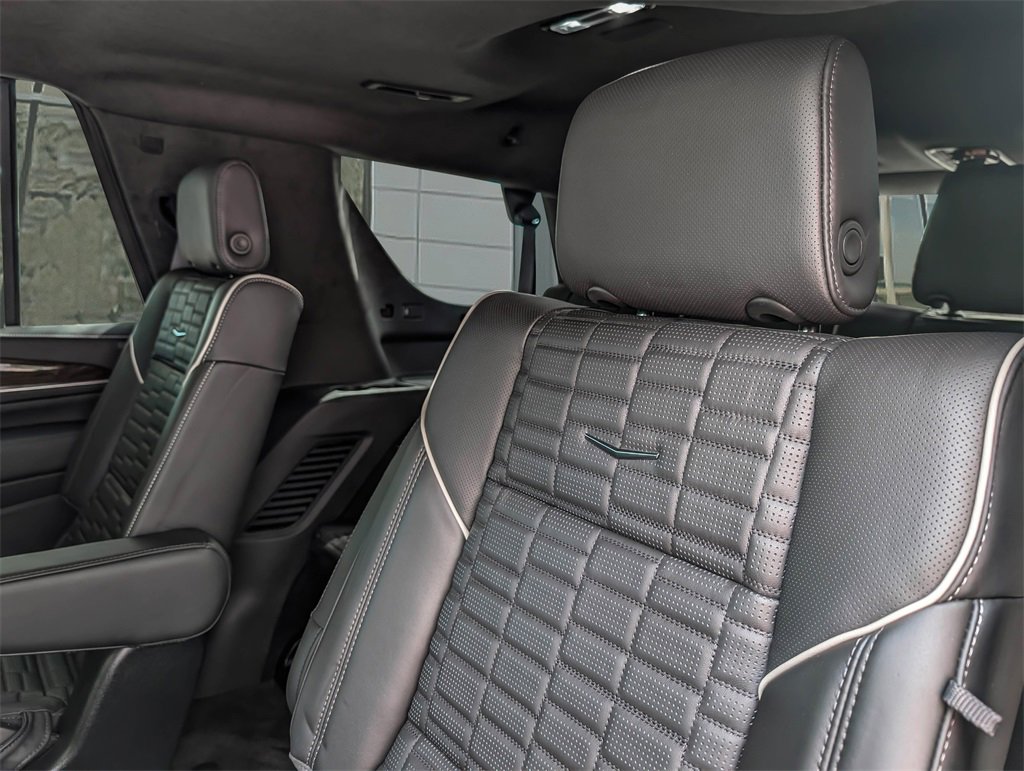 2023 Cadillac Escalade Premium Luxury Platinum photo 12