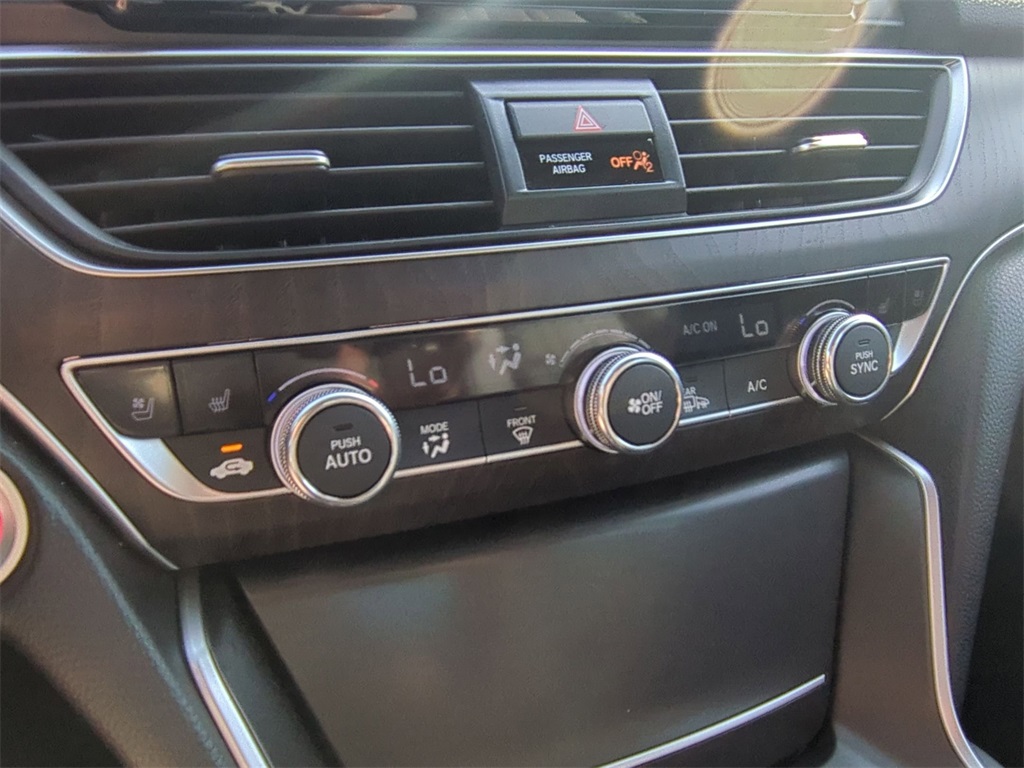 2022 Honda Accord Touring 2.0T photo 25