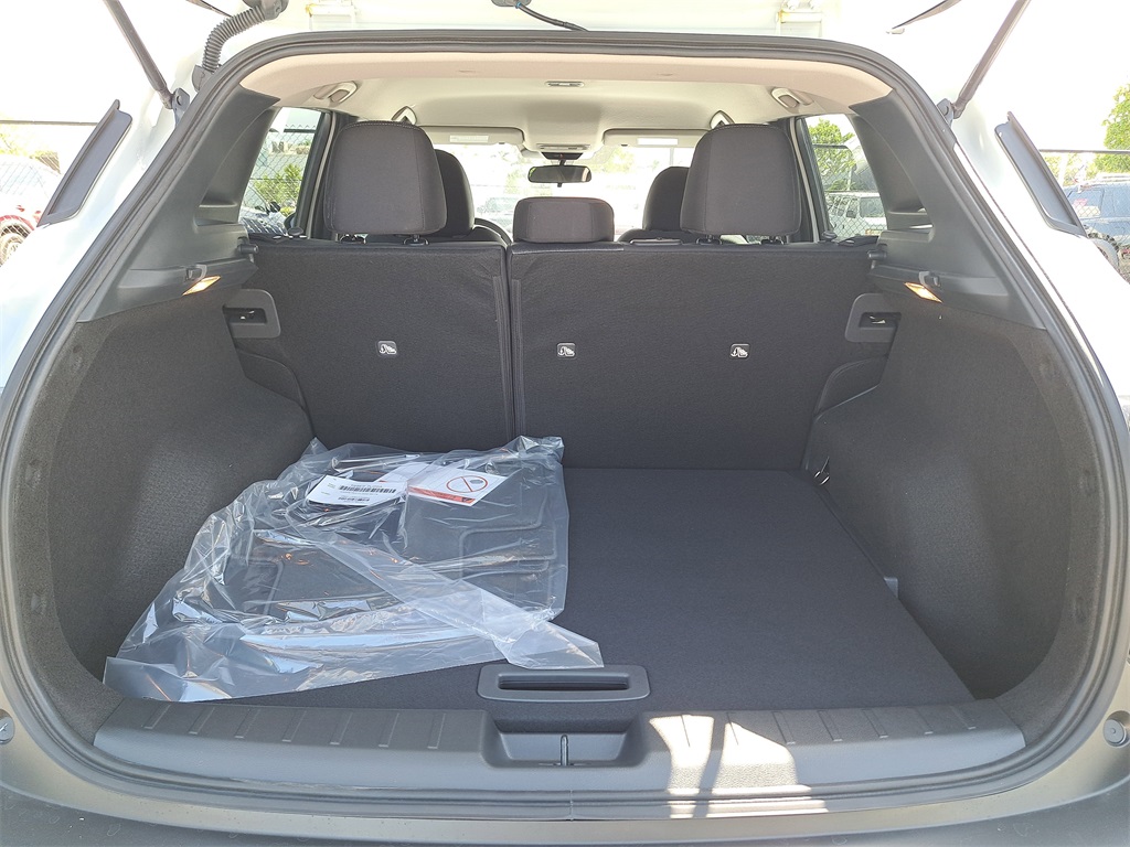 2026 Nissan Kicks SV photo 8