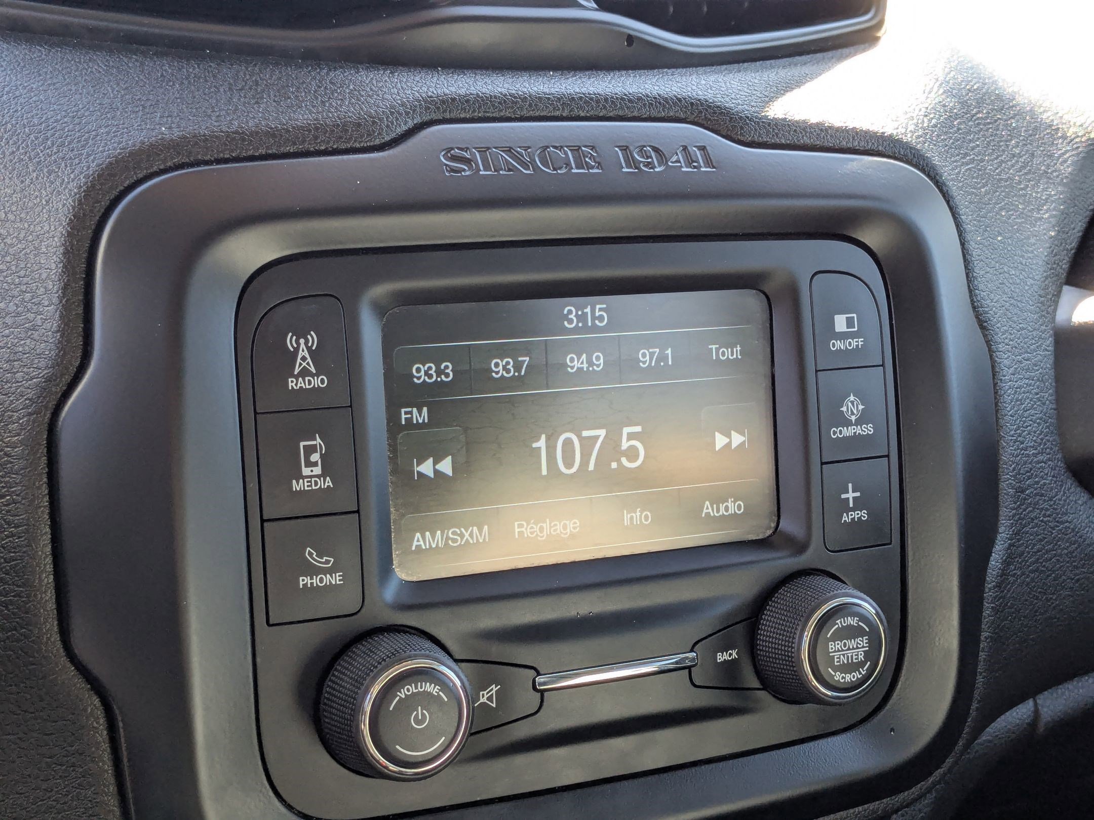 2016 Jeep Renegade Limited photo 12
