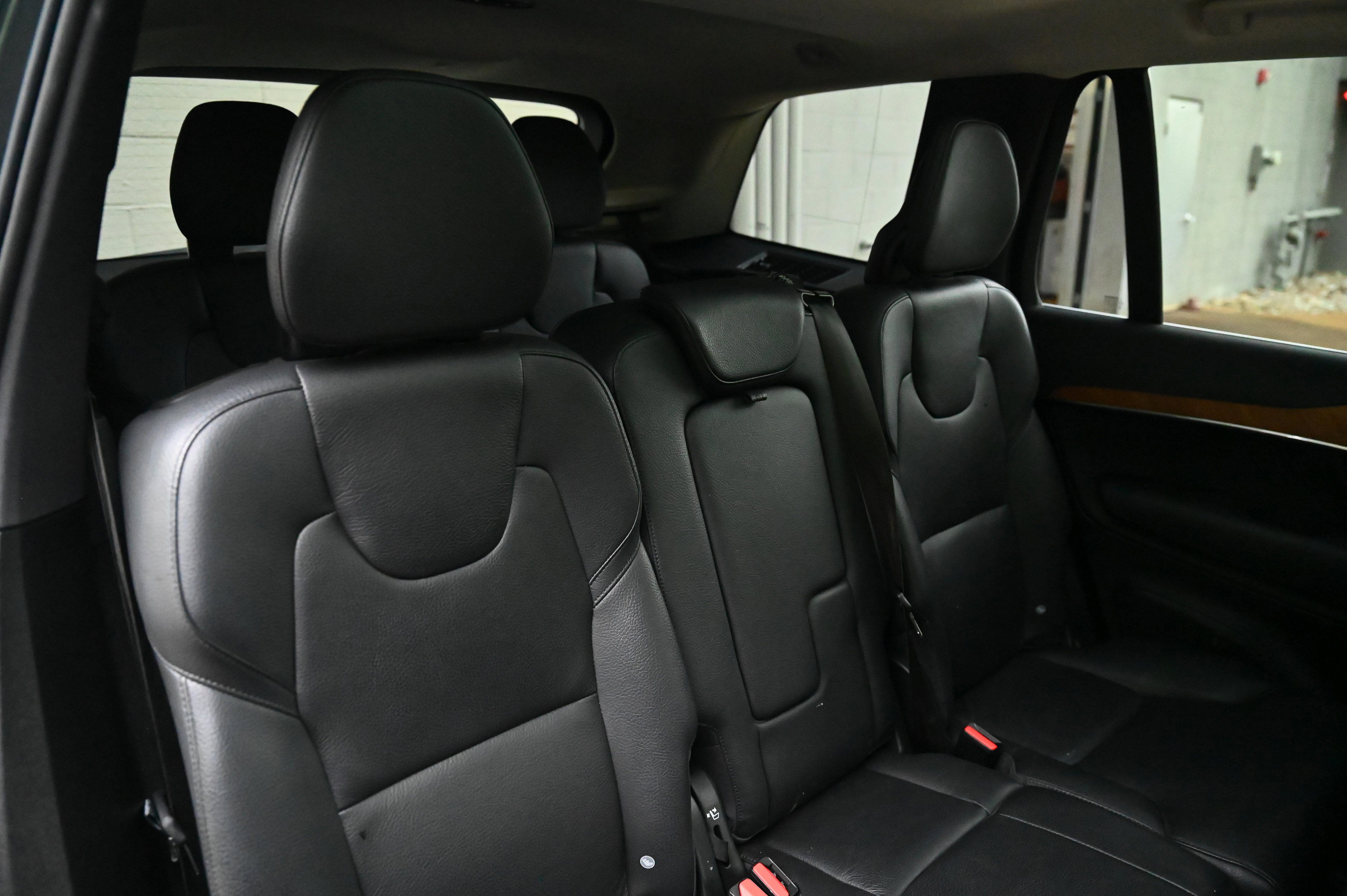 2022 Volvo XC90 T6 Momentum photo 19