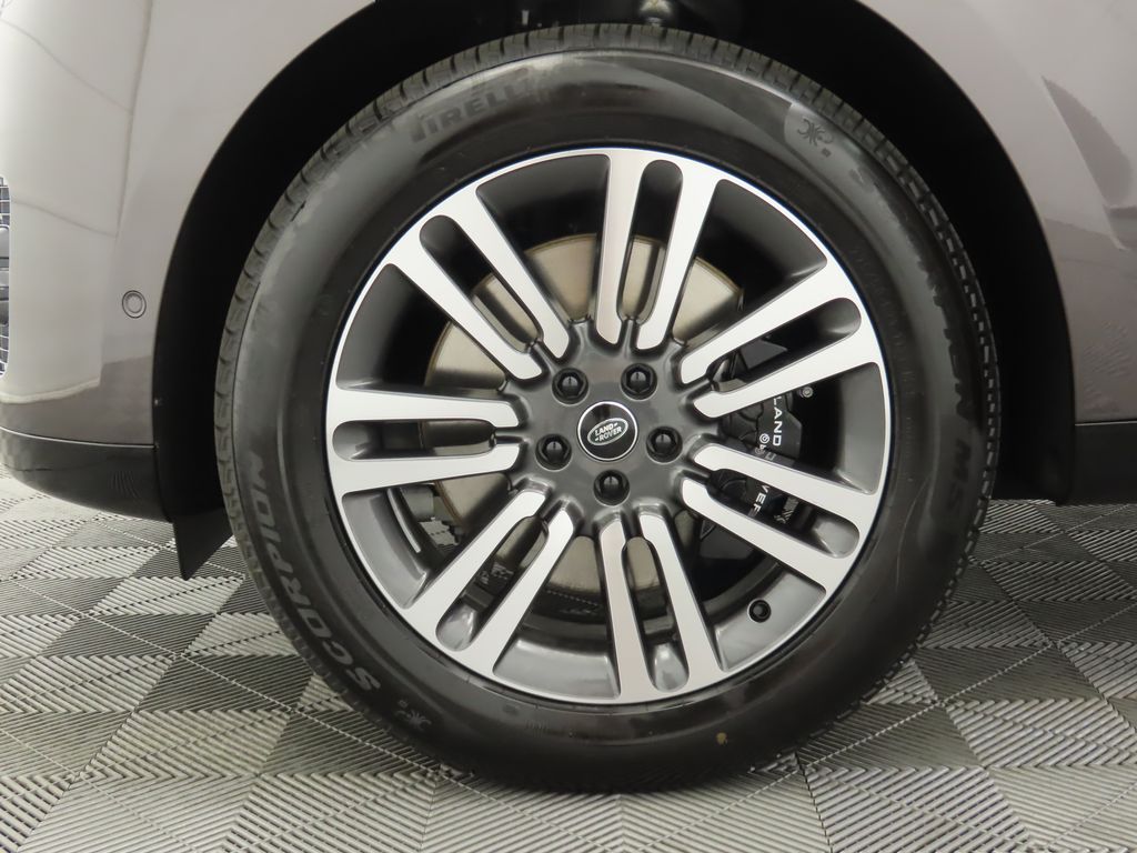 2025 Land Rover Range Rover SE photo 30