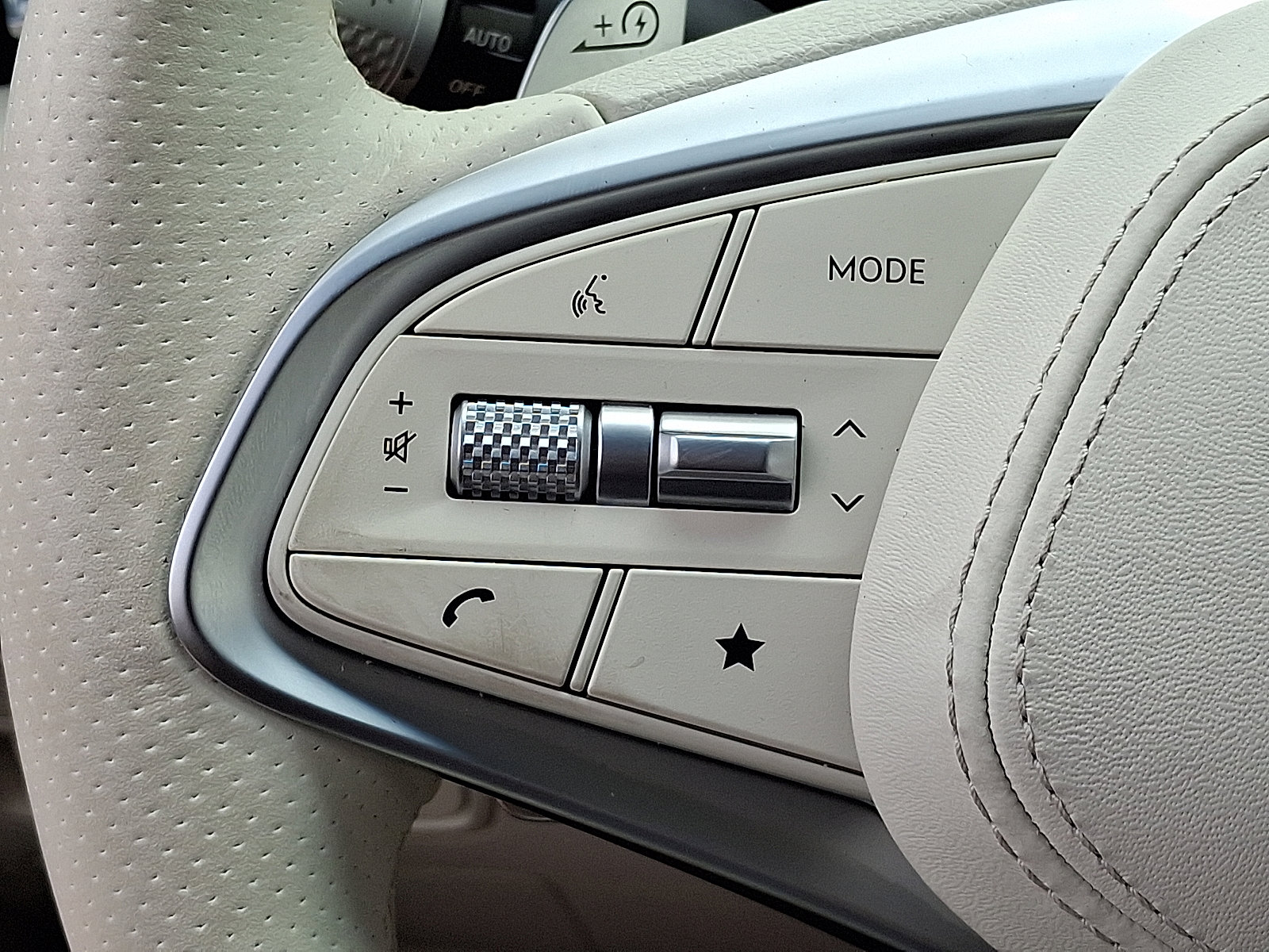 2025 Genesis Electrified GV70 Advanced photo 23