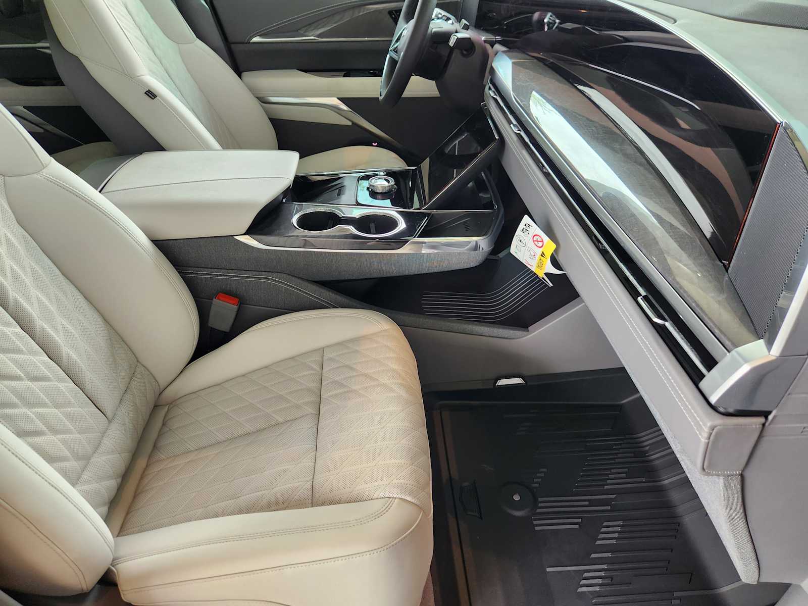 2026 Cadillac Escalade IQ Sport photo 9