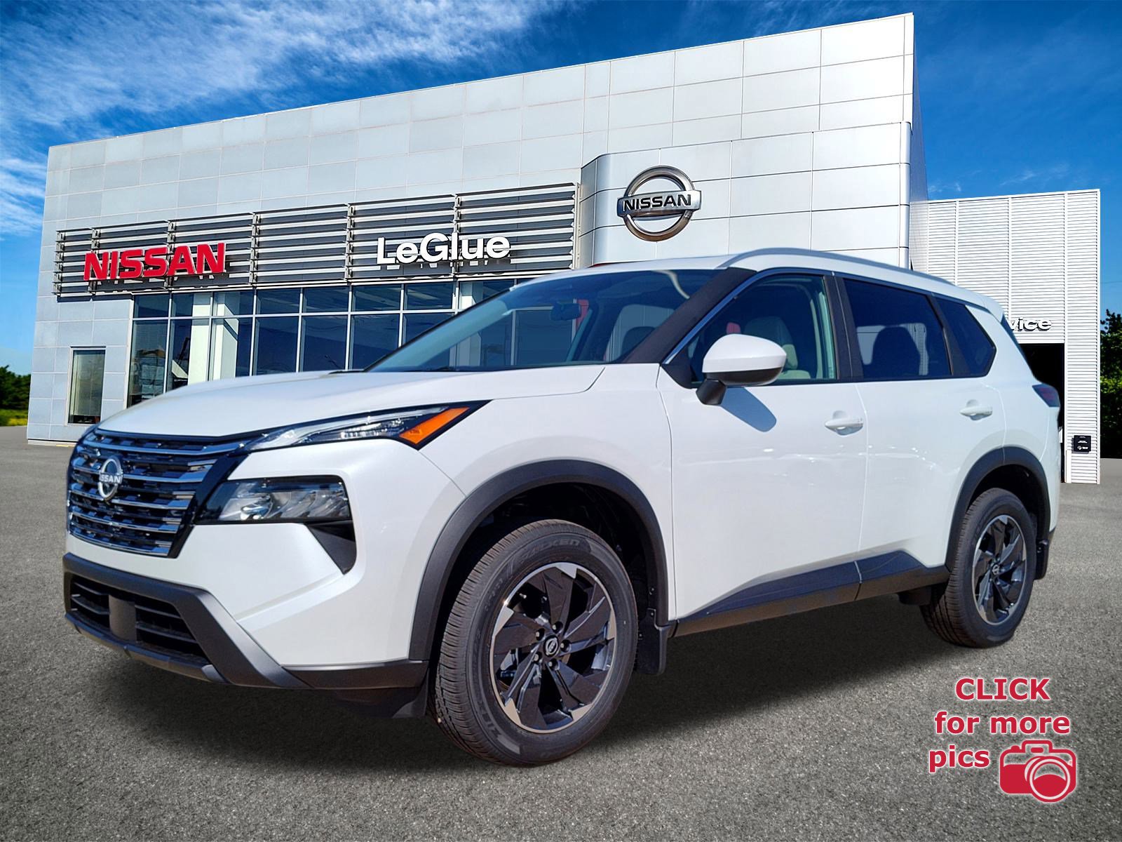2026 Nissan Rogue SV's photo